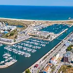 아파트 Alba Marina Apartment, With 3 Bedrooms And Pool 라고스
