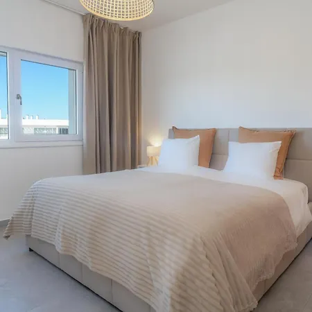דירה Alba Marina Apartment, With 3 Bedrooms And Pool *