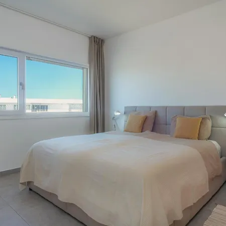 Alba Marina Apartment, With 3 Bedrooms And Pool לאגוּ‏ש